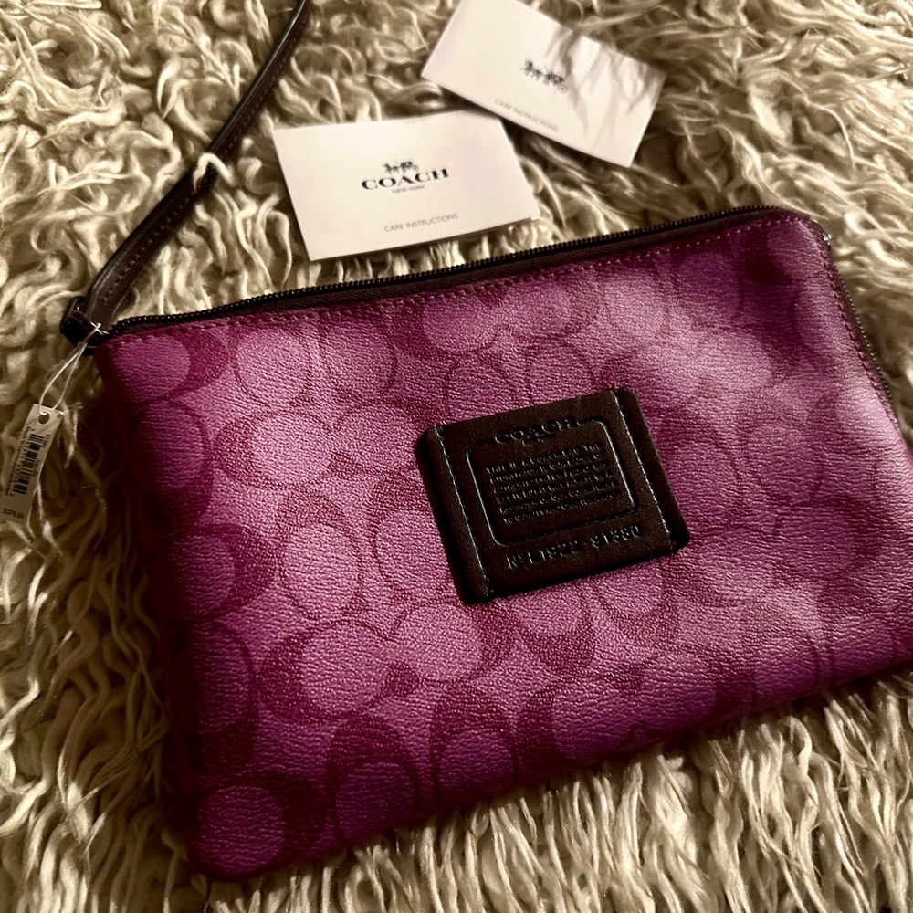 Coach wristlet signature CC